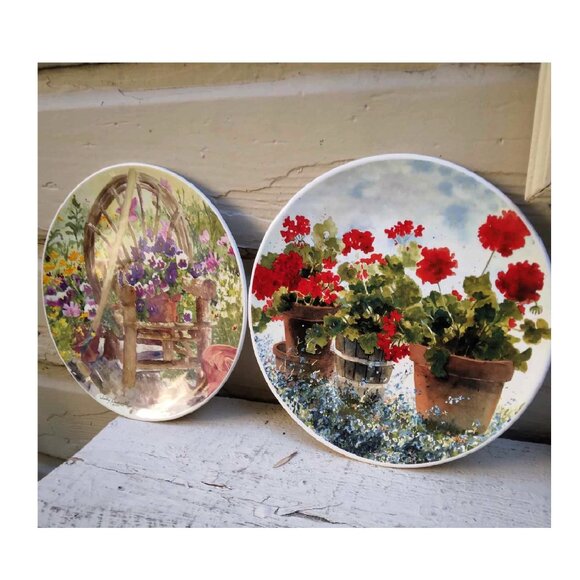 2 Judy Buswell Plates, 3 Planted Red Geraniums, Garden Violets on Chair Plates - Picture 2 of 9